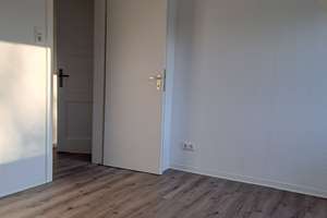 ruhige Maisonette-Wohnung, 3 1/2 Zimmer, ca. 96 qm, Balkon, EBK, Keller in Brhv.-Wulsdorf – Lindenallee 51, 27572 Wulsdorf, Bremerhaven – Vorschaubild 30