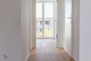 Wohnen mit Weitblick: 3-Zimmer-Wohnung mit sonniger Dachterrasse – Stadion-Anlage 9, 68782 Brühl – Vorschaubild 7