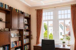 180m2-Altbauwohnung mit Balkon und Wintergarten mit Allerblick in Villa von 1907 in 1A-Stadtlage – Die vollständige Adresse der Immobilie erhältst du vom Anbieter., 29221 Celle – Vorschaubild 3