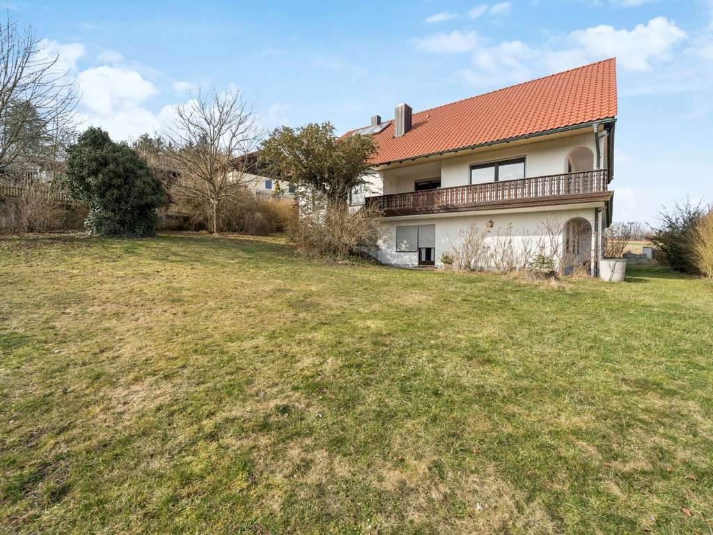 Immobilie in Vohenstrauß - Großzügiges Einfamilienhaus mit Einliegerwohnung und Ausbaupotenzial in Kaimling/Vohenstrauß - Bild 1