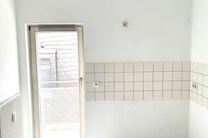 3-Zimmer-Wohnung in historischen Gebäude mit Balkon am Schillerplatz in Dresden – Hüblerstr. 2 – Hüblerstr. 2, 1309 Blasewitz (Stadtteil), Dresden – Vorschaubild 9