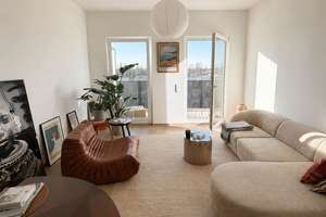 Helle 58 qm Dachgeschosswohnung mit großem Balkon – Berlin Hbf / Tiergarten
