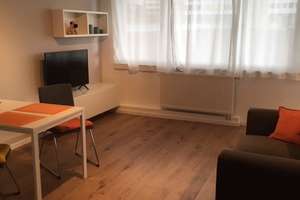 Kernsanierte und möblierte 1 Zimmer Wohnung, provisionsfrei 