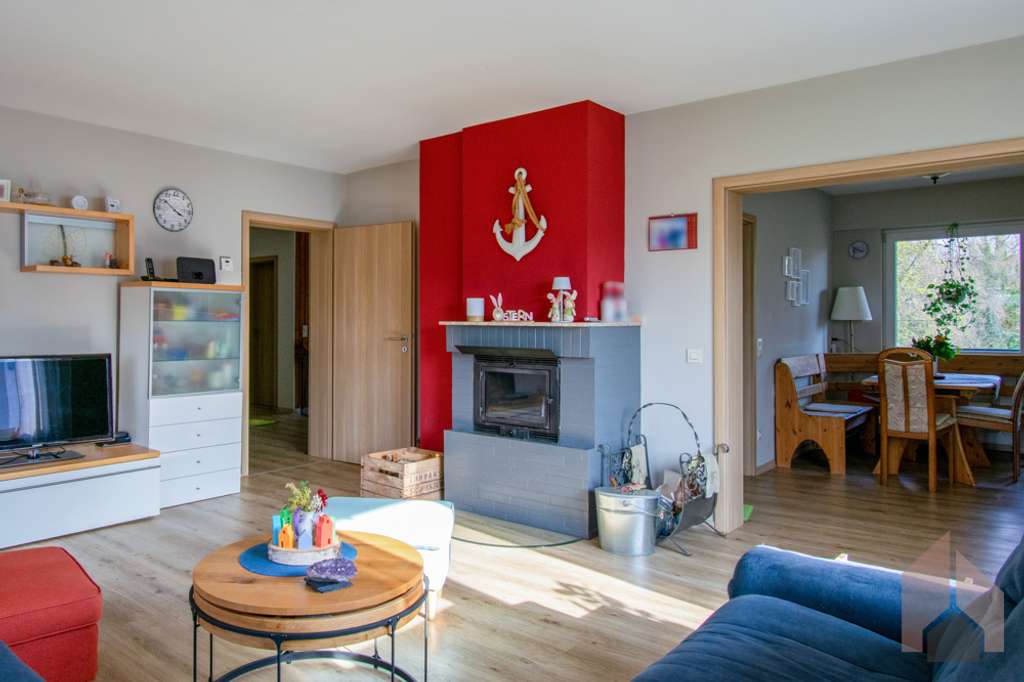 Immobilie in Ruppichteroth - Viel Platz, viele Möglichkeiten: Modernisiertes Haus mit separater Wohnebene & Garten - Bild 2