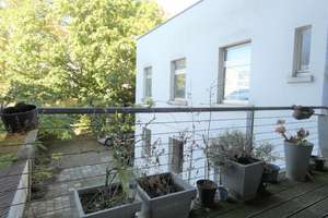 Zentrale 2,5-Zimmer mit großem Balkon und Stellplatz
