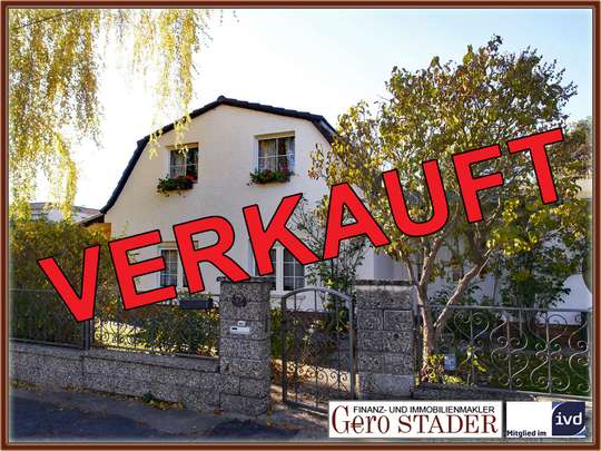 Einladendes Wohnhaus mit großer Schwimmhalle - Bild 1