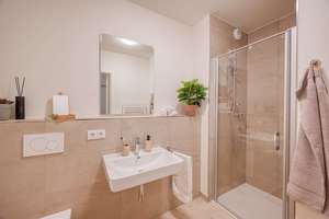 IPANEMA - helle 3 Zimmer mit Parkett, EBK und großer Loggia – Sydneystraße 28, 22297 Winterhude, Hamburg – Vorschaubild 19