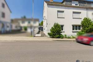 Investieren in die Zukunft: Mehrfamilienhaus in bester Lage von Koblenz-Metternich! – Die vollständige Adresse der Immobilie erhältst du vom Anbieter., 56072 Metternich, Koblenz – Vorschaubild 1