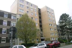 Attraktive 4-Zimmer-Wohnung mit Loggia und Tiefgaragenstellplatz in gefragter Lage von 40472 Düsseld – 40472 Lichtenbroich, Düsseldorf – Vorschaubild 3