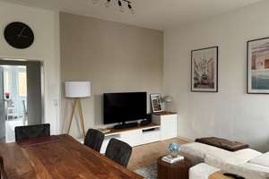 Helle, 3-Zimmer Altbauwohnung – zentral & ruhig mit Blick auf die Ringkirche – Rheinstr. 59, 65185 Mitte, Wiesbaden – Vorschaubild 1