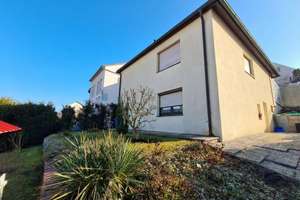Würzburg Uninähe: Ideales Starterpaket- Gepflegtes Einfamilienhaus mit ELW zu verkaufen – Die vollständige Adresse der Immobilie erhältst du vom Anbieter., 97078 Versbach, Würzburg – Vorschaubild 2