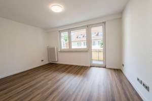 Frisch sanierte Zwei-Zimmer-Wohnung mit Balkon! – Buchforststraße 69-71, 51103 Kalk (Ortsteil), Köln – Vorschaubild 6
