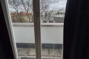 GANZ OBEN ! 1 RAUM-WOHNUNG,  MÖBLIERT, DACHGARTEN! (TG) – August-Bebel-Straße 17B, 1219 Strehlen, Dresden – Vorschaubild 8