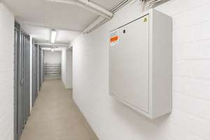 Charmante Wohnung mit zwei Balkonen im soliden Altbau im Boxhagener Kiez – Die vollständige Adresse der Immobilie erhältst du vom Anbieter., 10245 Friedrichshain, Berlin – Vorschaubild 19