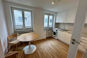 Komplett sanierte und möblierte  Wohnung in bester Lage zwischen englischem Garten und Universität – Kaulbachstrasse 40, 80539 München – Vorschaubild 5