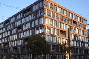 Gehobene 3-Zimmer-Wohnung im 1. OG mit zwei großen Balkonen in begehrtem Baudenkmal – Tannenstraße 24a, 40476 Derendorf, Düsseldorf – Vorschaubild 38