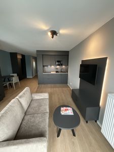 mio Suite Apartment: Vollmöbliertes 1-Zimmer-Apartment mit Designerküche, WLAN