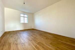 Wunderschöne helle 3-Zi-Whg mit großem Süd-West-Balkon und EBK - Stellplätze in Parkhaus – Die vollständige Adresse der Immobilie erhältst du vom Anbieter., 99085 Krämpfervorstadt, Erfurt – Vorschaubild 4