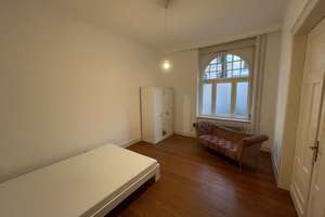 Herrliche Altbauwohnung: große Wohnküche, Original-Dielenböden, hohe Decken, top saniertes Bad – Adolfstr. 7, 53111 Nordstadt, Bonn – Vorschaubild 4