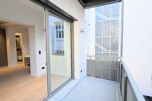 Stylisches Innenstadtapartment mit Balkon – Wohnen im Herzen von Stuttgart – Die vollständige Adresse der Immobilie erhältst du vom Anbieter., 70178 Feuersee, Stuttgart – Vorschaubild 1