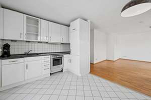 Drei Zimmer. Drei Außenbereiche. Ganz oben. - Besonderes Wohnen am Riedberg - sofort verfügbar – 60438 Kalbach-Riedberg, Frankfurt am Main – Vorschaubild 5