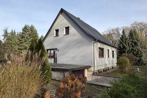 Ankommen & Wohlfühlen: stilvoll modernisiertes, familienfreundliches  Haus mit traumhaft gepflegten – Die vollständige Adresse der Immobilie erhältst du vom Anbieter., 3130 Spremberg – Vorschaubild 1
