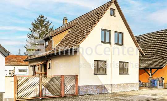 Einfamilienhaus mit viel Platz, Anbaureserve und Scheune in attraktiver Nachbarschaft