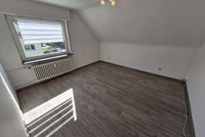 Mietfreies Ein- / Mehrfamilienhaus in Offenbach Bieber zu verkaufen. ca. 250 m2 WF, 3-4 Wohnungen – 63073 Bieber, Offenbach am Main – Vorschaubild 8