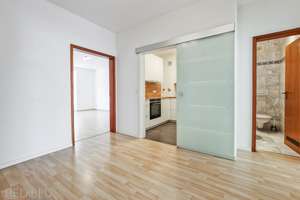 Zentrale 3,5-Zimmer-Wohnung mit Grünblick und zwei sonnigen Balkonen – Die vollständige Adresse der Immobilie erhältst du vom Anbieter., 70176 Feuersee, Stuttgart – Vorschaubild 11