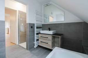 Exklusive Maisonette-Wohnung mit EBK, Galerie und Stellplatz - frisch saniert  – Die vollständige Adresse der Immobilie erhältst du vom Anbieter., 9224 Mittelbach, Chemnitz – Vorschaubild 4