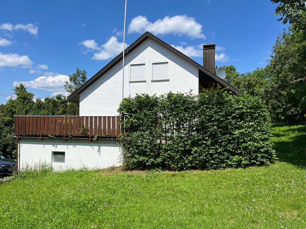 Immobilie in Ingelfingen - Großes Grundstück mit Gewerbeeinheit & Einfamilienhaus  - Ideal für Wohnen und Arbeiten vereint !! - Bild 0