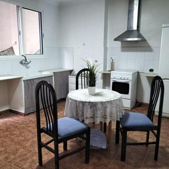 Haus mit Garage, Einliegerwohnung, Dachgeschoss und Terrasse in Navarres