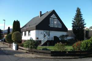 Freistehendes EFH, 4 Z., 127m² Wohnfl. auf 756m² Grund in Peine OT Schwicheldt