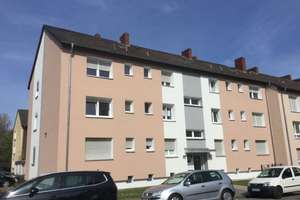 Großzügige 4-Zimmer Wohnung im EG mit Balkon zu vermieten