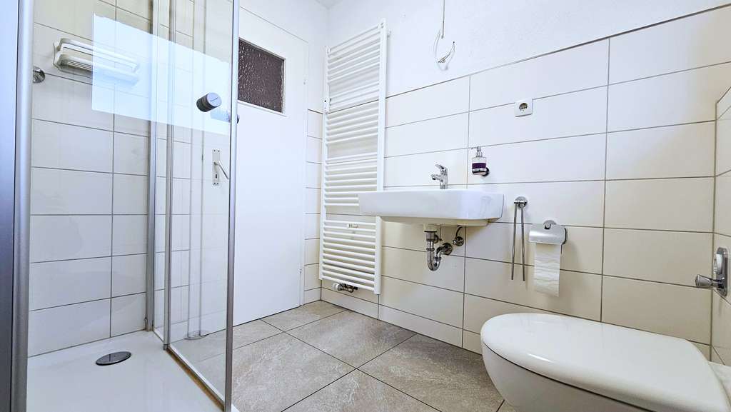 Immobilie in Laufenburg (Baden) - Solide 3,5-Zimmer Eigentumswohnung in ruhiger Lage von Luttingen zu verkaufen - Bild 2