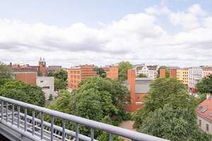 Helle und großzügige Dachgeschosswohnung mit Dachterrasse und freiem Blick nach Westen – Die vollständige Adresse der Immobilie erhältst du vom Anbieter., 10555 Moabit, Berlin – Vorschaubild 3