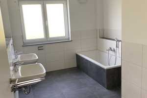 Großzügige DHH mit PV-Anlage, Speicher, Wallbox , EBK, 2 Bädern und Carport – Erlangen-Höchstadt (Kreis) – Vorschaubild 8