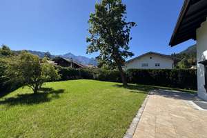 Garmisch-Partenkirchen - stilvolles Landhaus mit Bergblick und Garage – Die vollständige Adresse der Immobilie erhältst du vom Anbieter., 82467 Garmisch-Partenkirchen – Vorschaubild 1