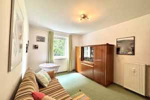Solide 3 Zimmer Wohnung mit Einbauküche und Balkon – München – Vorschaubild 10
