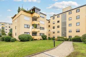 Helle 3-Zimmer-Etagenwohnung mit Südbalkon, Tiefgaragenstellplatz und attraktiver Lage in Heilbronn