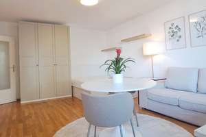 Lichtdurchflutetes, vollmöbliertes 1-Zimmer-Apartment mit Südbalkon und separater Küche – Wolfgang-Borchert-Weg 1, 81927 Johanneskirchen, München – Vorschaubild 3