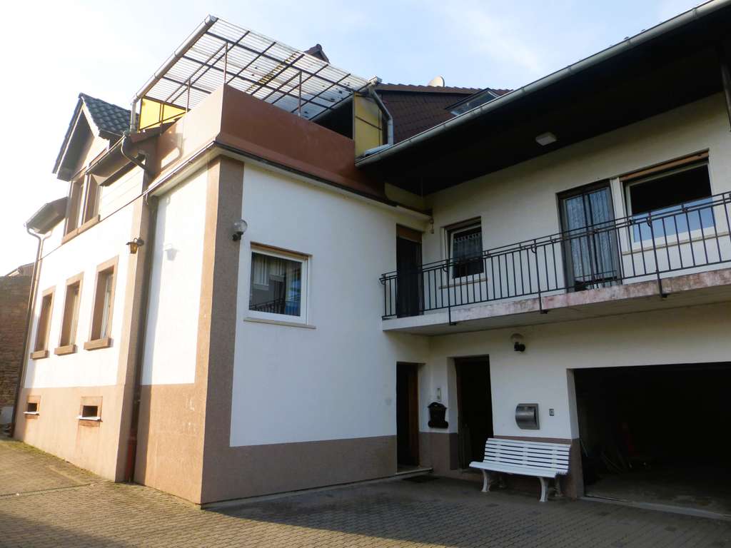 Immobilie in Rutsweiler an der Lauter - Zahlen Sie immer noch Miete? Ihr Haus für die große Familie mit Garten, Garage, Terrasse! - Bild 3