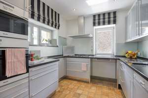 Mediterraner Charme! Großzügiges Zweifamilienhaus in bester Lage Bredeneys – Die vollständige Adresse der Immobilie erhältst du vom Anbieter., 45133 Bredeney, Essen – Vorschaubild 11