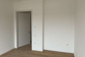 Für Rollstuhlfahrer geeignet! 4 Zimmer im Neubau + Loggia, Einbauküche, Tageslichtbad, Aufzug – Hildesheimer Straße 454, 30519 Döhren, Hannover – Vorschaubild 11