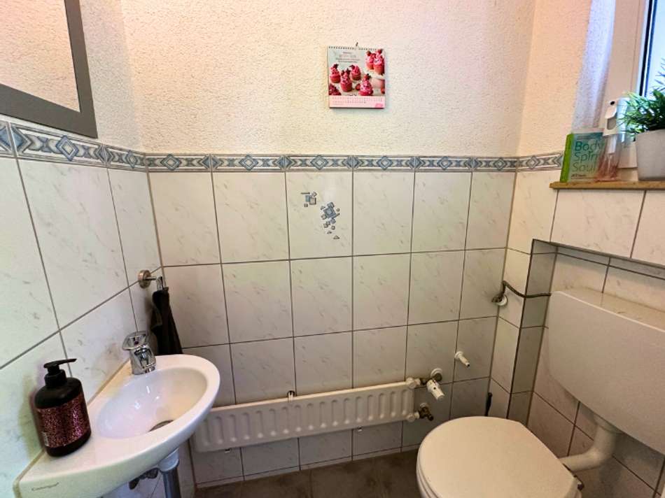 separates WC