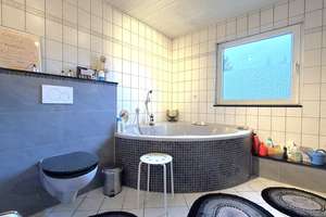 Ruhige Doppelhaushälfte in Sackgassenlage mit Doppelgarage und Garten in Duisburg Alt-Walsum! – Die vollständige Adresse der Immobilie erhältst du vom Anbieter., 47179 Alt-Walsum, Duisburg – Vorschaubild 9