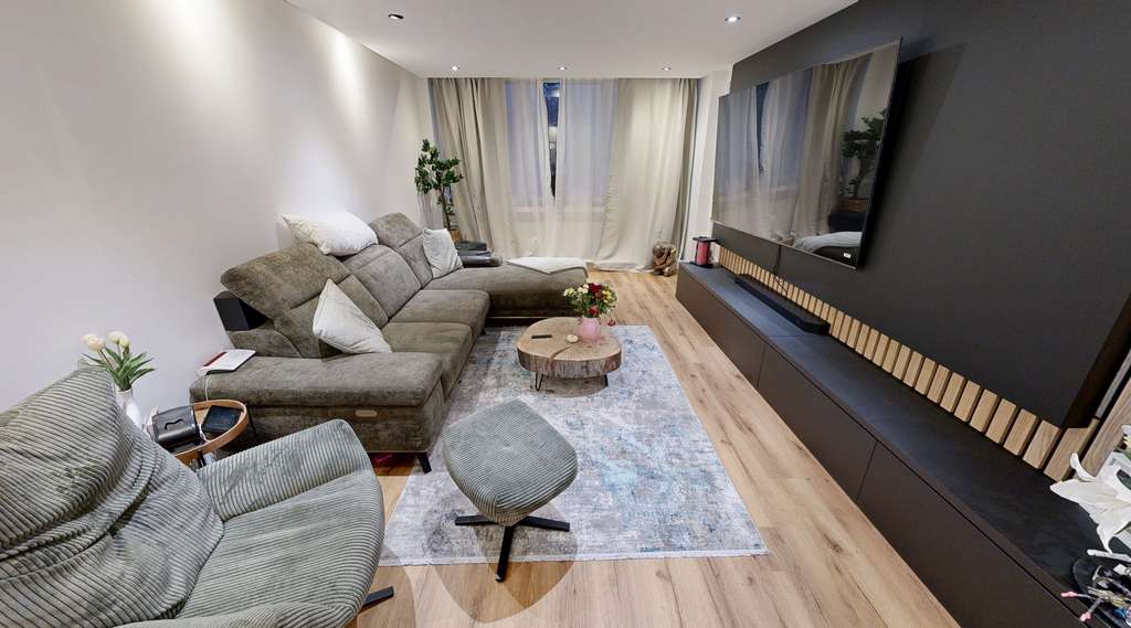 Immobilie in Unterhaching - ***Selbstbezug oder Kapitalanlage*** 4-Zimmerwohnung mit Blick über Unterhaching - Bild 2