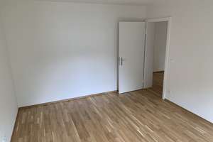 Schöne 3-Zimmer-Wohnung mit Südloggia in Oberföhring - Nähe St. Emmeransmühle – Franz-Wolter-Str. 19, 81925 Oberföhring, München – Vorschaubild 4