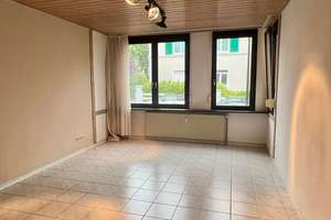 Großzügige 2-Zimmer-Erdgeschosswohnung mit Terrasse und EBK in ruhiger Lage