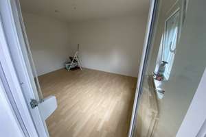Lichtdurchflutete 2-Zimmer-Wohnung mit Balkon in ruhiger Weststadtlage – Karlsruhe – Die vollständige Adresse der Immobilie erhältst du vom Anbieter., 76135 Weststadt, Karlsruhe – Vorschaubild 4